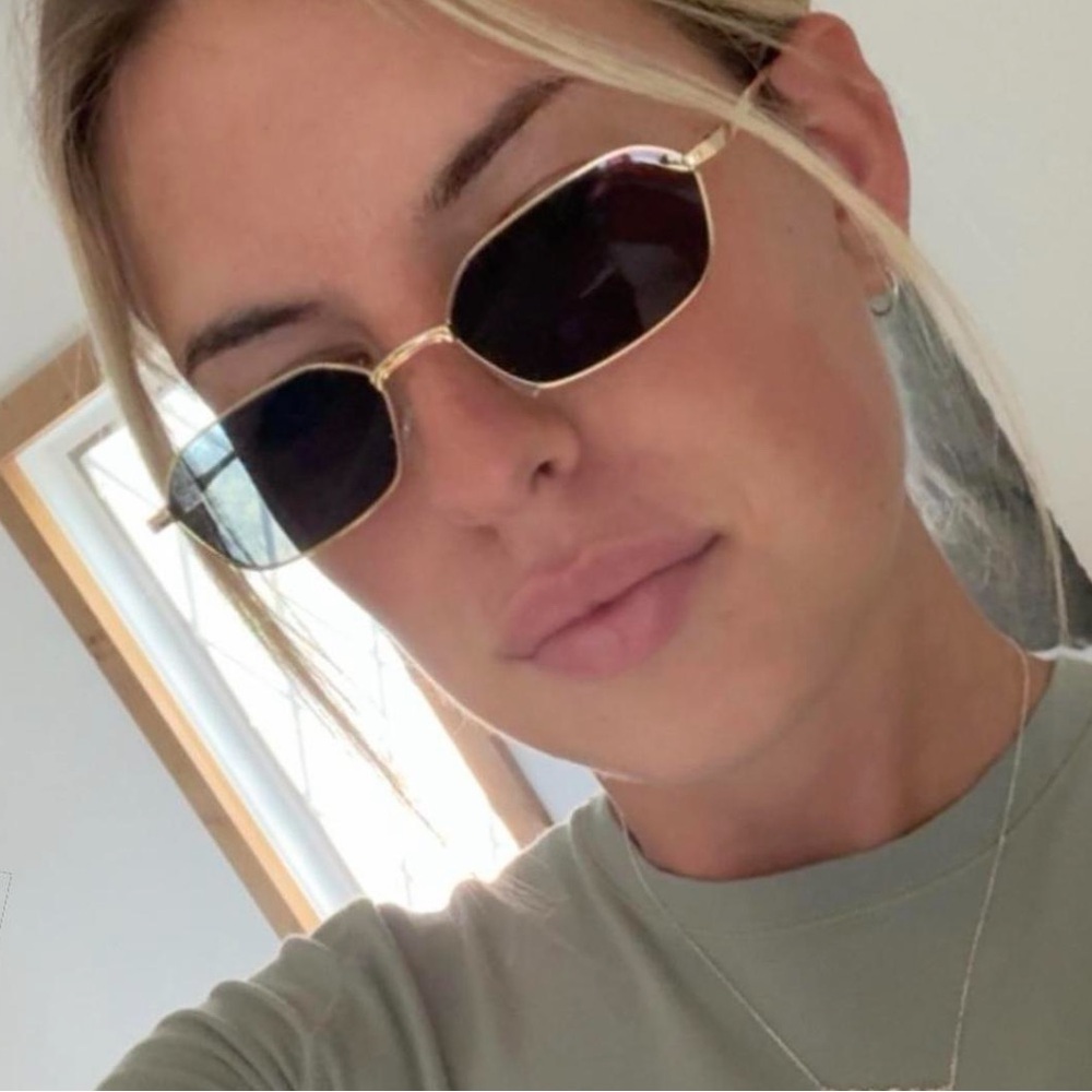Metal frame vintage effect sunglasses